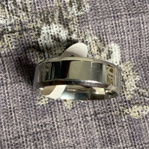 NWT Men’s Thick Etched Superman Ring - Picture 4 of 9